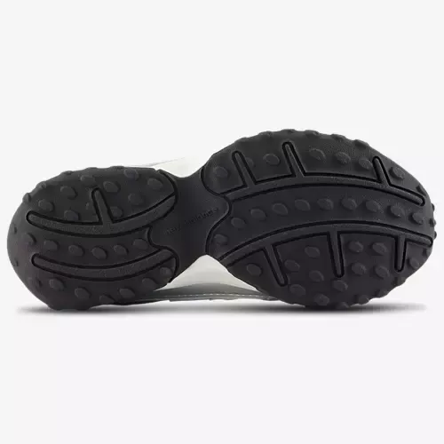 New Balance 204L
