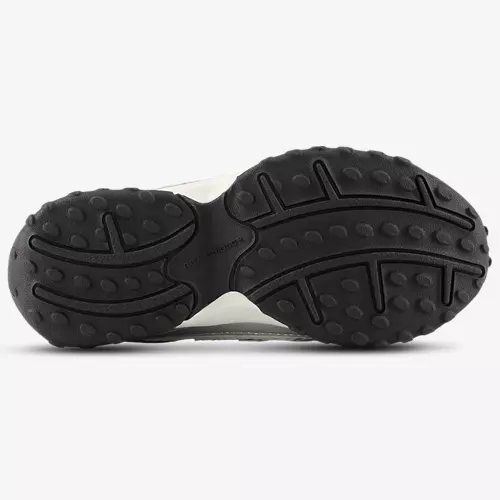 New Balance 204L