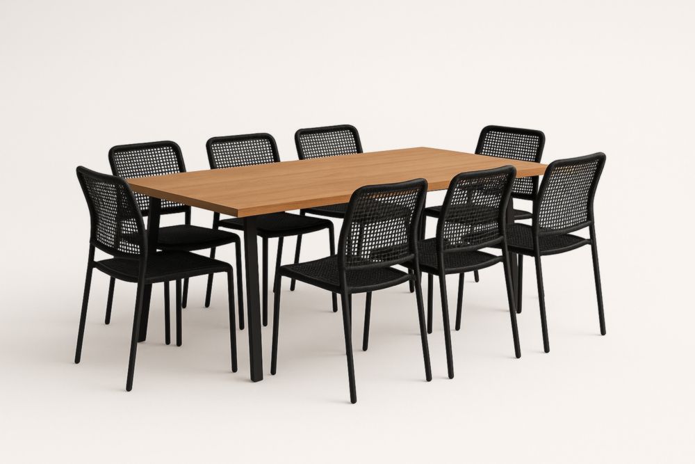 Table rectangulaire bois avec 8 chaises en plastique noir