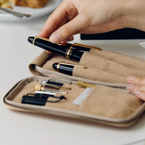 The pen case can be opened 180 degrees.