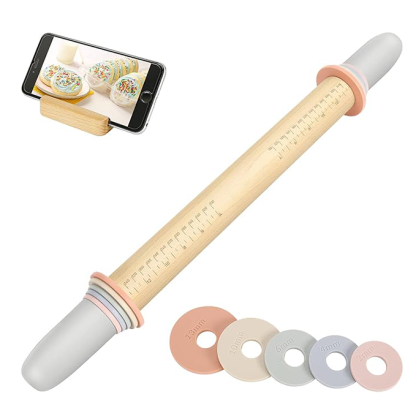 Adjustable wooden rolling pin with 5 thickness rings and a measuring guide