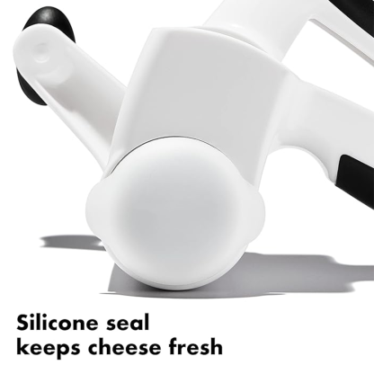 Hand-cranked rotary cheese slicer