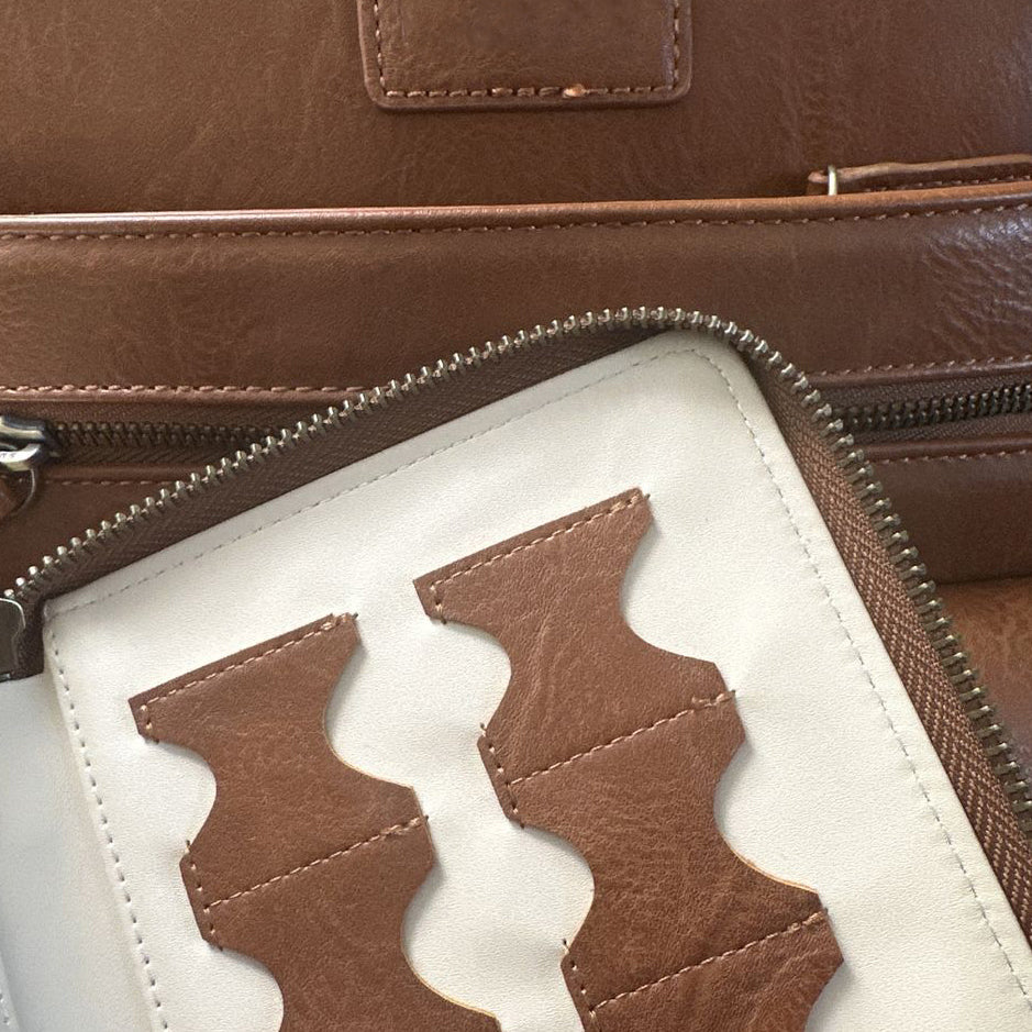 Memory Card Wallet – Holds 12 SD Cards with Zippered Pocket