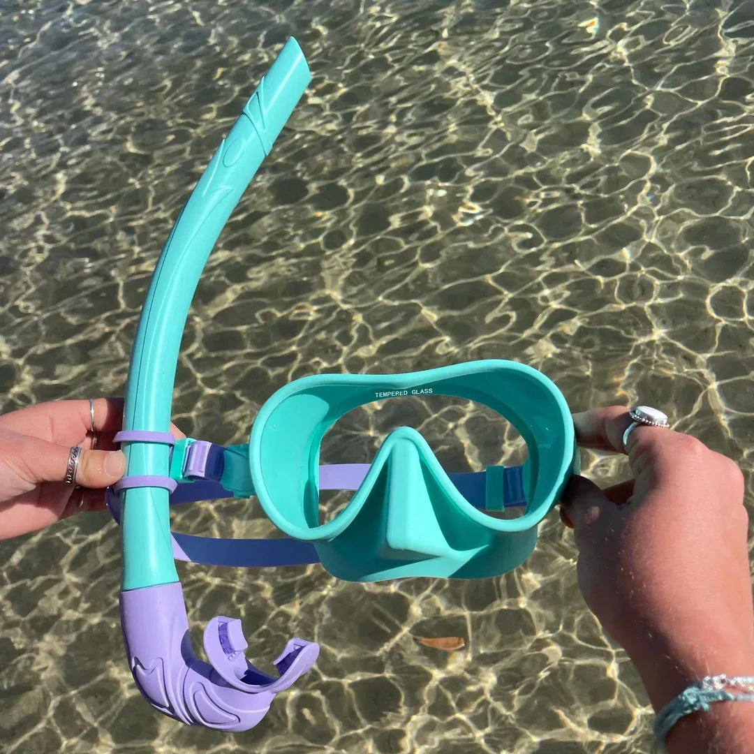 Swimming mask and breathing tube