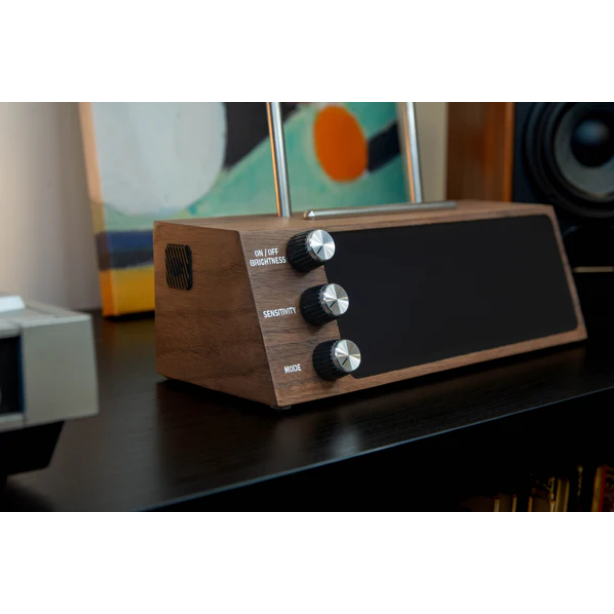 The Ultimate Vinyl Record Rack – Smart LED Stand with Music‑Visualizing Display