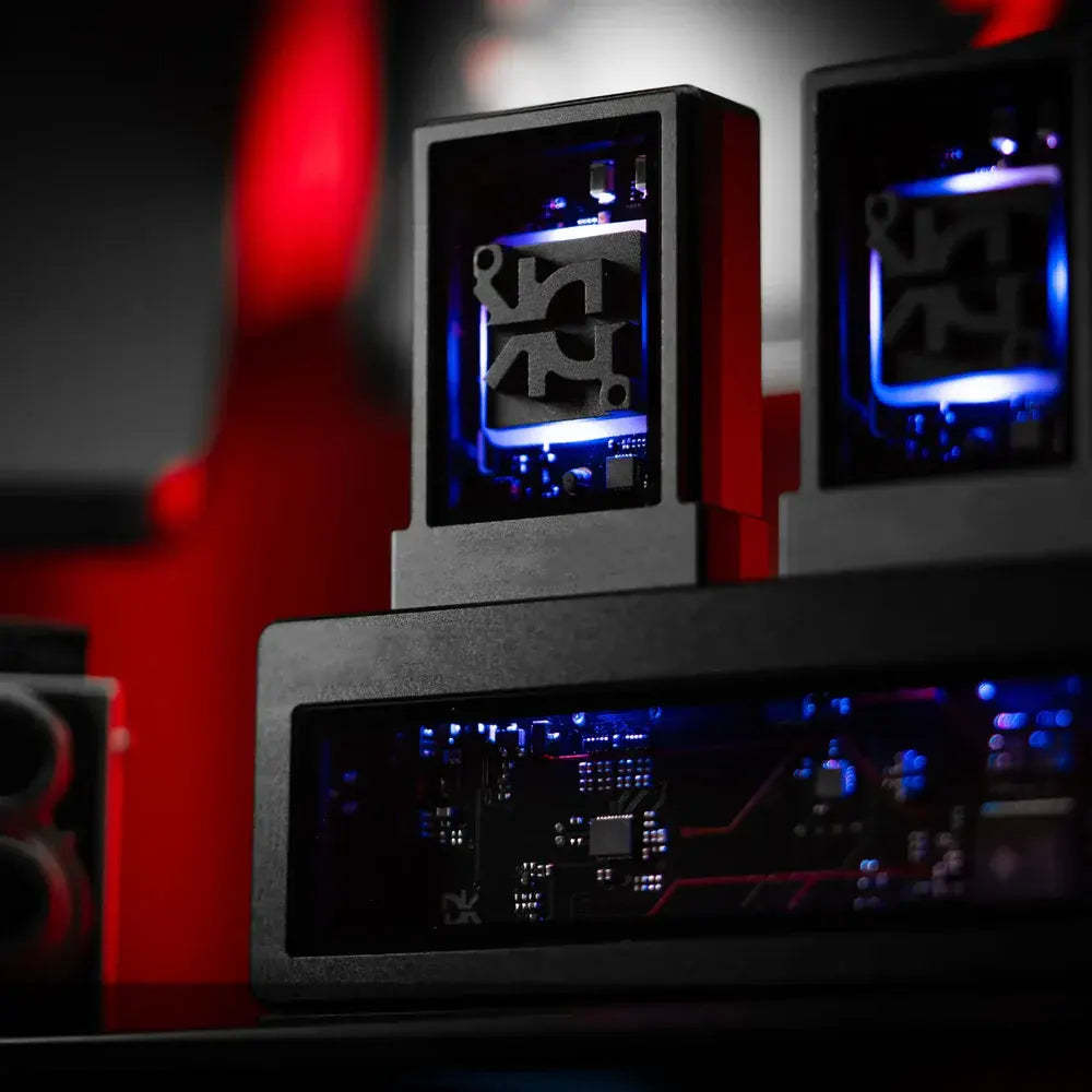 External SSD Enclosure Hub – 3× M.2 NVMe Slots