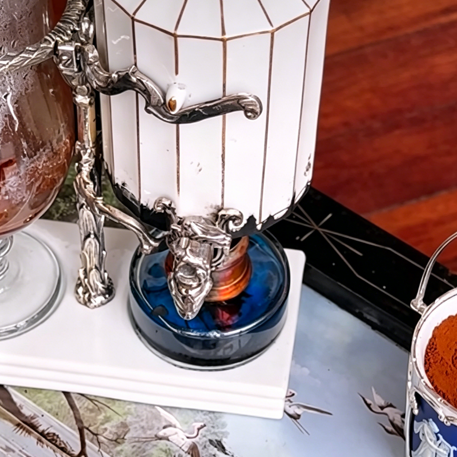 Balanced siphon vacuum coffee machine