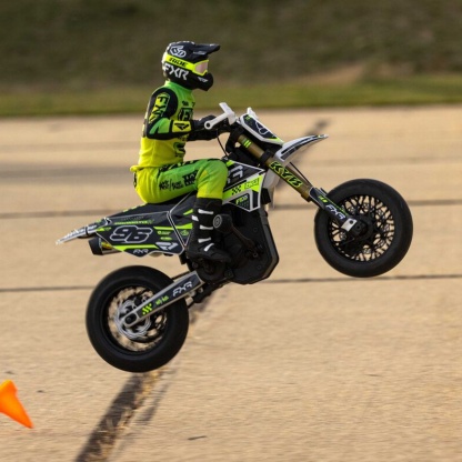 Super Remote‑Control Motorcycle – High‑Speed RC Road Racer