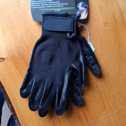 Horse Grooming Bath Glove – Gentle Massage & Deshedding Tool