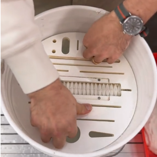 Mud Brush – 5-Gallon Bucket Tool Cleaner & Organizer