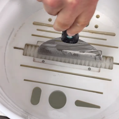 Mud Brush – 5-Gallon Bucket Tool Cleaner & Organizer