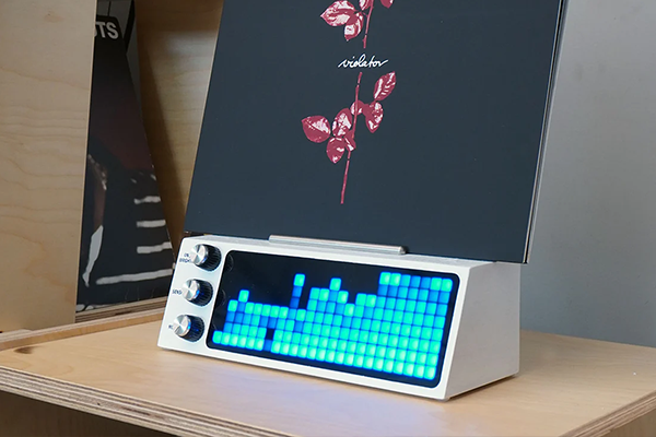 Smart record player with LED screen