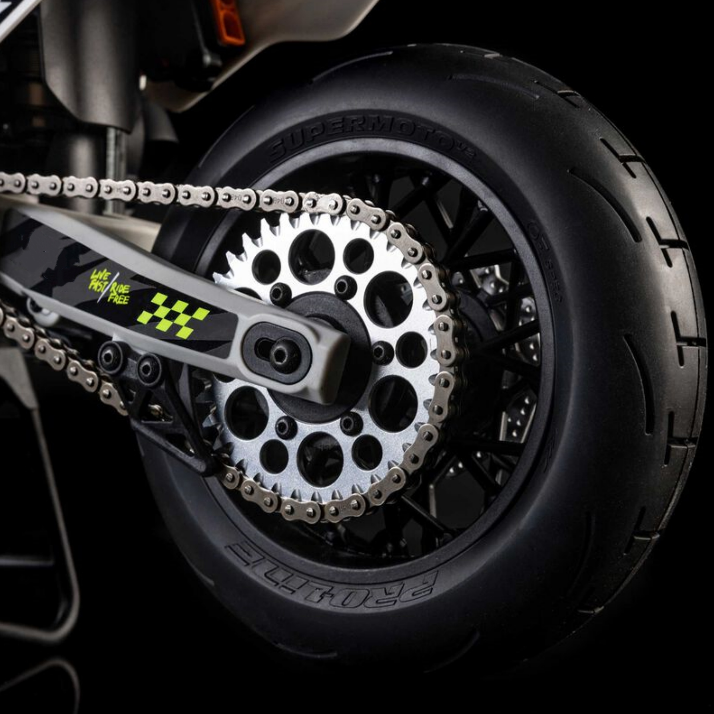 Super Remote‑Control Motorcycle – High‑Speed RC Road Racer