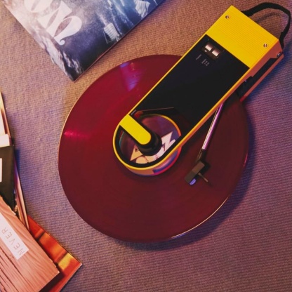 Portable Bluetooth Turntable – Lightweight Retro Vinyl Record Player