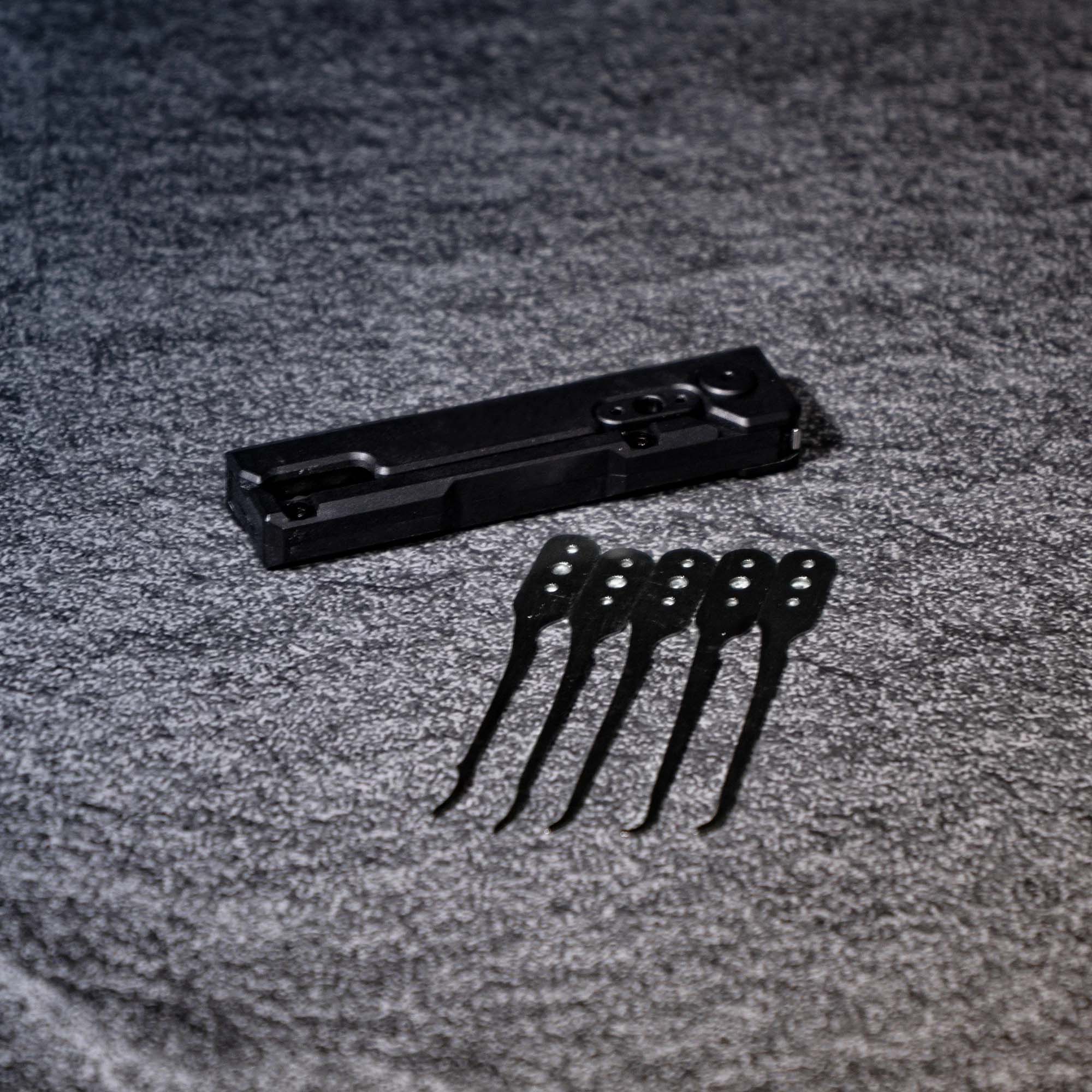 Lock picking tool kit, decompression lock picking tool, portable lock picking hook kit