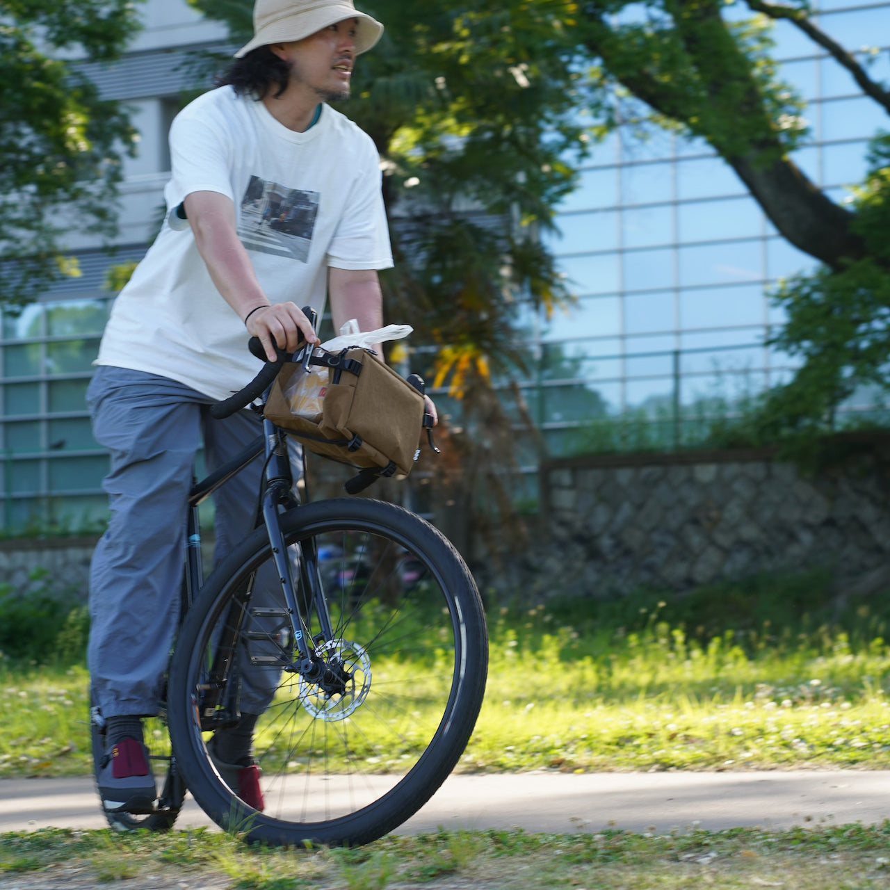 Expandable Bicycle Handlebar Bag – Versatile Storage for Every Ride