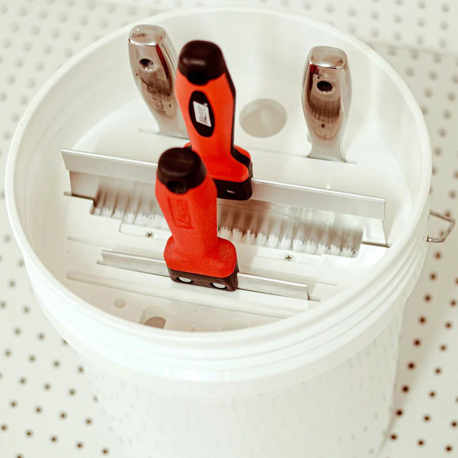 Mud Brush – 5-Gallon Bucket Tool Cleaner & Organizer