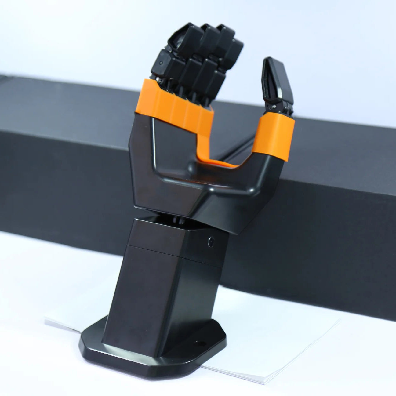 Robot Guitar Wall Hanger – Bionic Mechanical Hand Guitar Holder