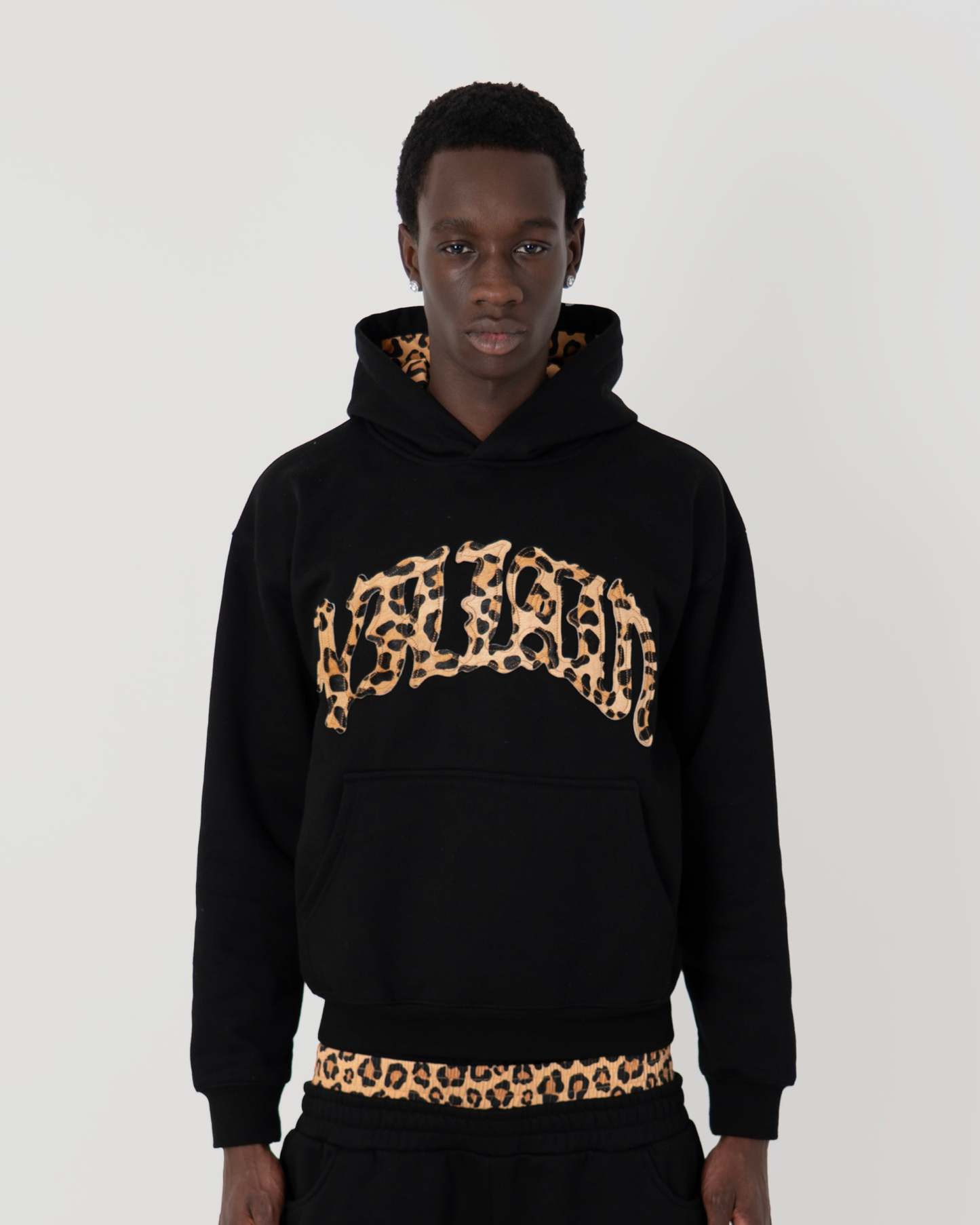 LEO HOODIE BLACK
