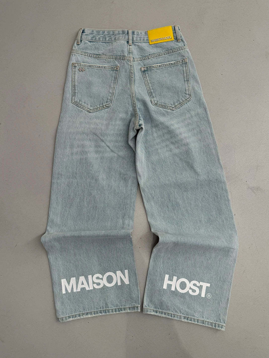 MH ESSENTIAL LIGHT BLUE JEANS