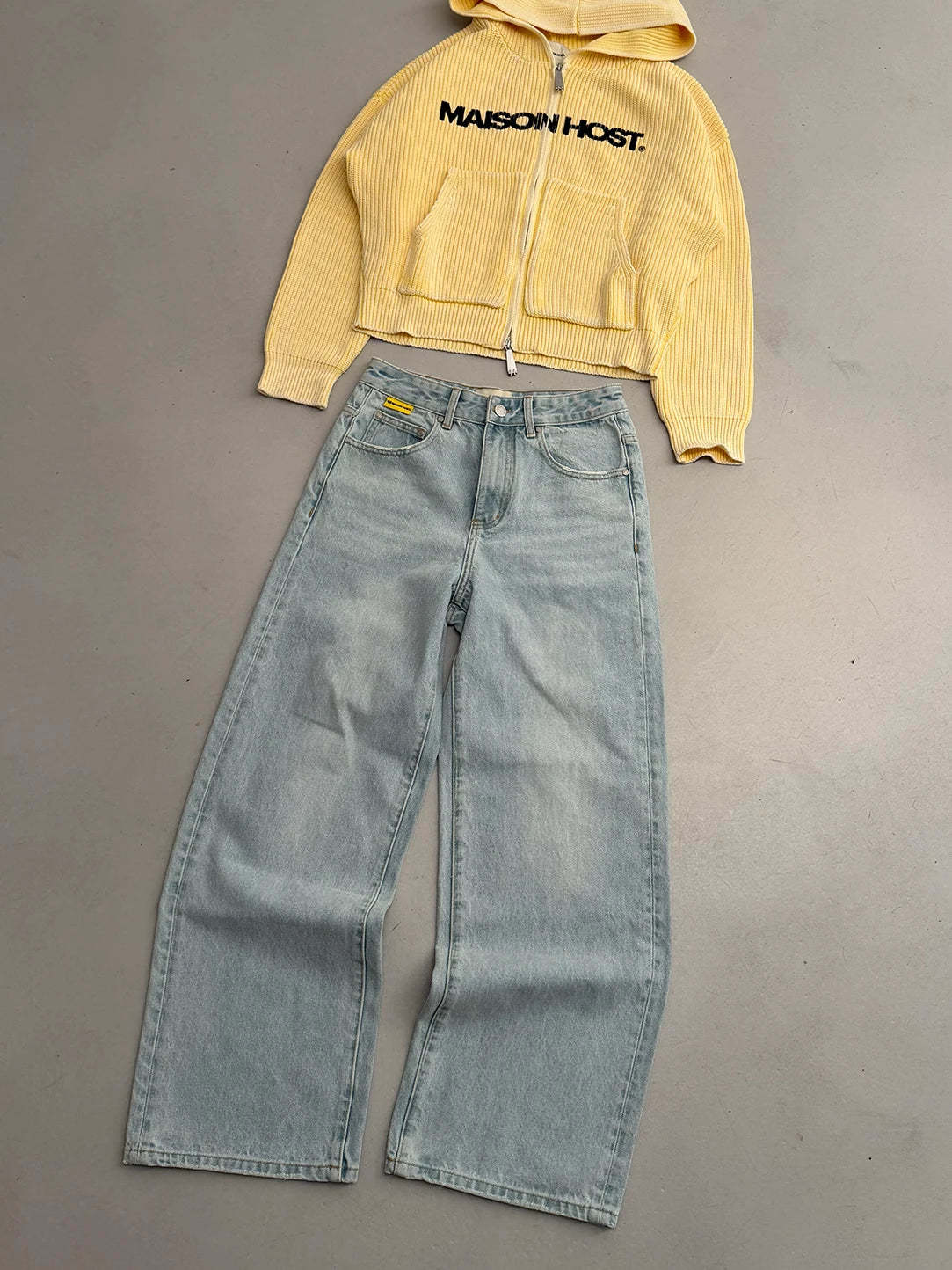 MH ESSENTIAL LIGHT BLUE JEANS