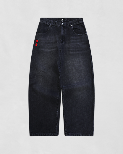 PIERCING BLOOD JEANS