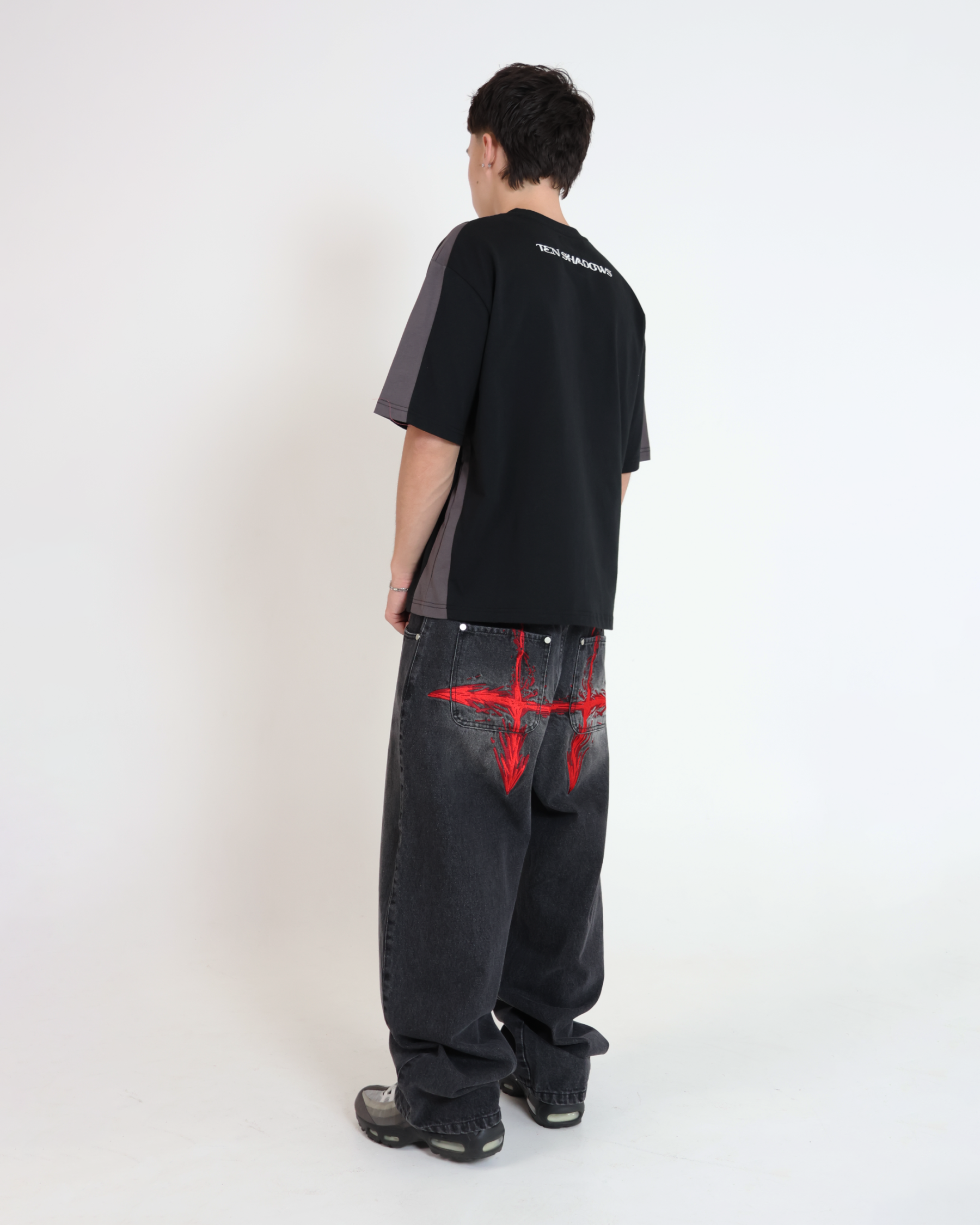 TEN SHADOWS TEE (BLACK)