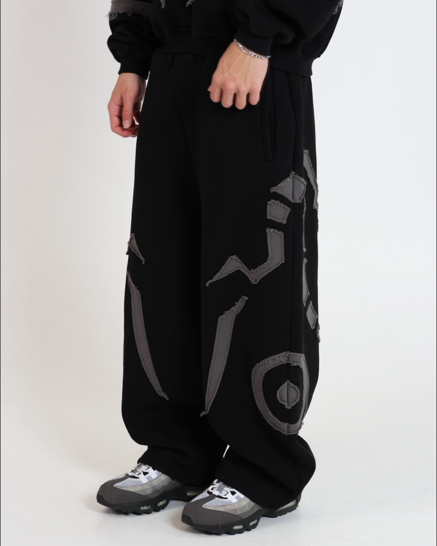 KING OF CURSES SWEATPANTS