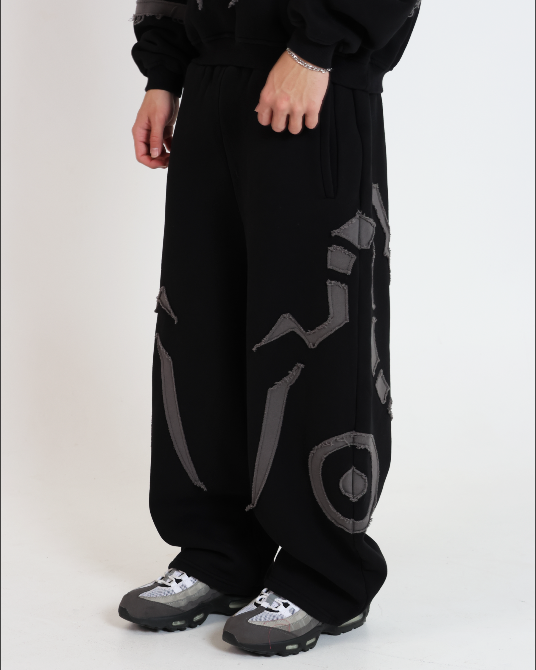 KING OF CURSES SWEATPANTS