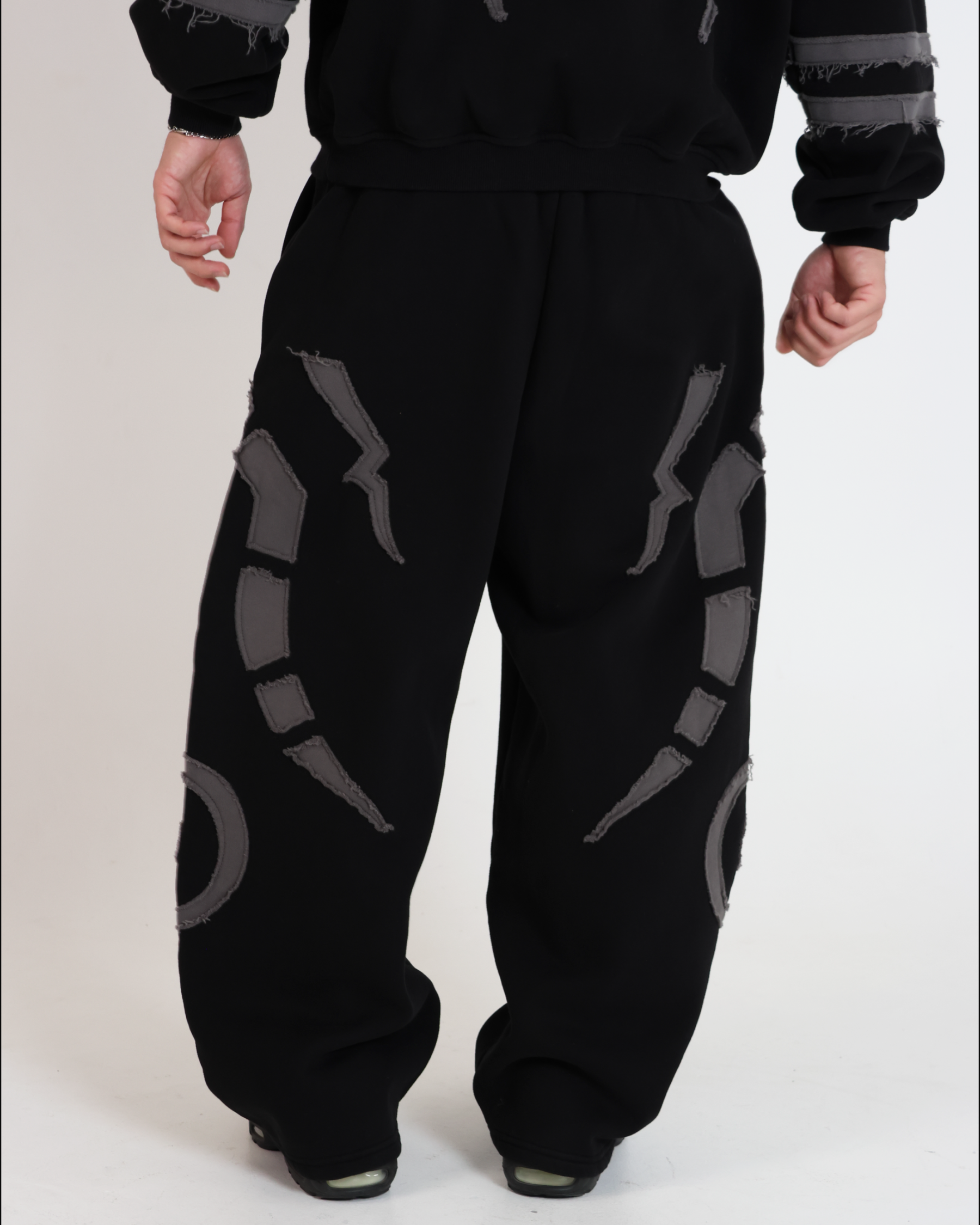 KING OF CURSES SWEATPANTS