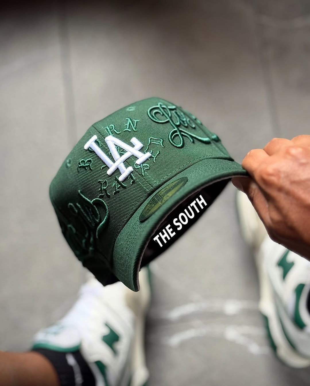 NEW ERA LOS ANGELES DODGERS BORN X RAISED X MR. CARTOON GREEN EMBROIDERED CASUAL BASEBALL CAP-Thesouthcaps