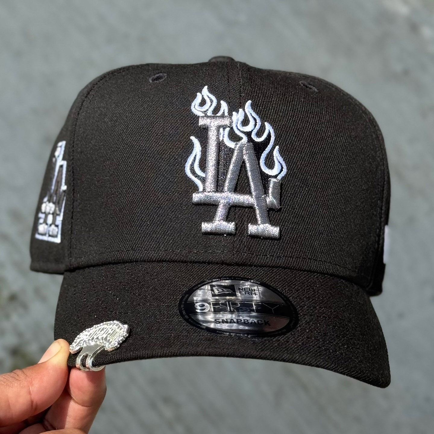 NEW ERA BLACK LOS ANGELES DODGERS FLAME LOGO EMBROIDERED CASUAL BASEBALL CAP-Thesouthcaps