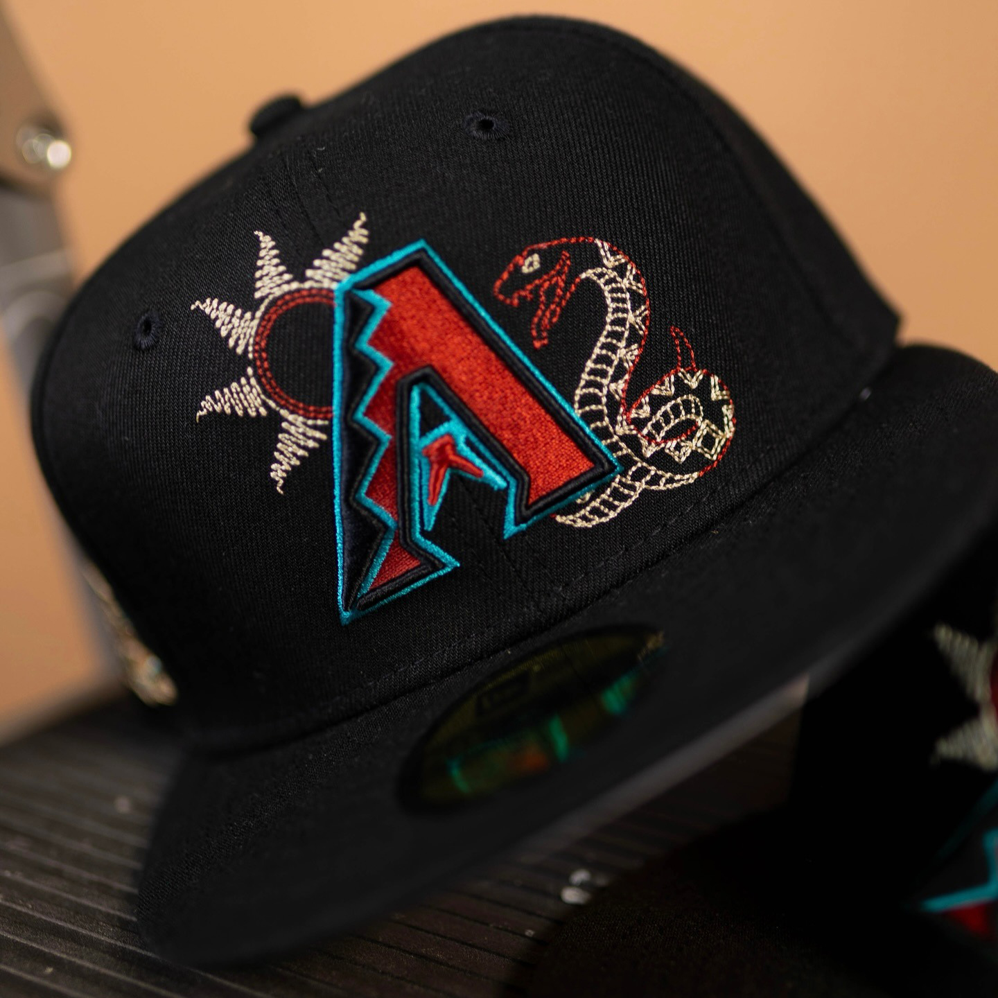 NEW ERA MEN'S ARIZONA DIAMONDBACKS BLACK STATE STITCH 59FIFTY FITTED HAT-Thesouthcaps