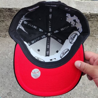 NEW ERA LOS ANGELES SKULL LIGHTNING FITTED CAP – BLACK EMBROIDERED FLAT BRIM BASEBALL HAT-Thesouthcaps