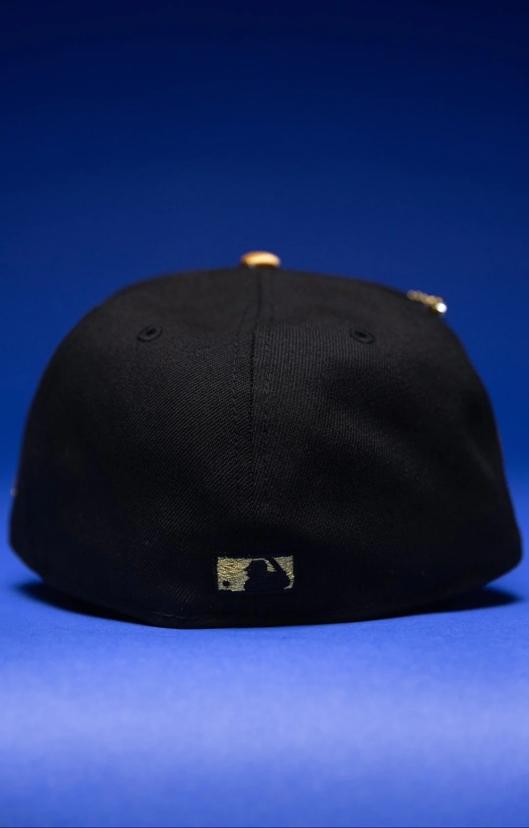 NEW ERA EXCLUSIVE 59FIFTY BLACK ATLANTA BRAVES W/ ANNIVERSARY SIDE PATCH THE SOUTH CAP