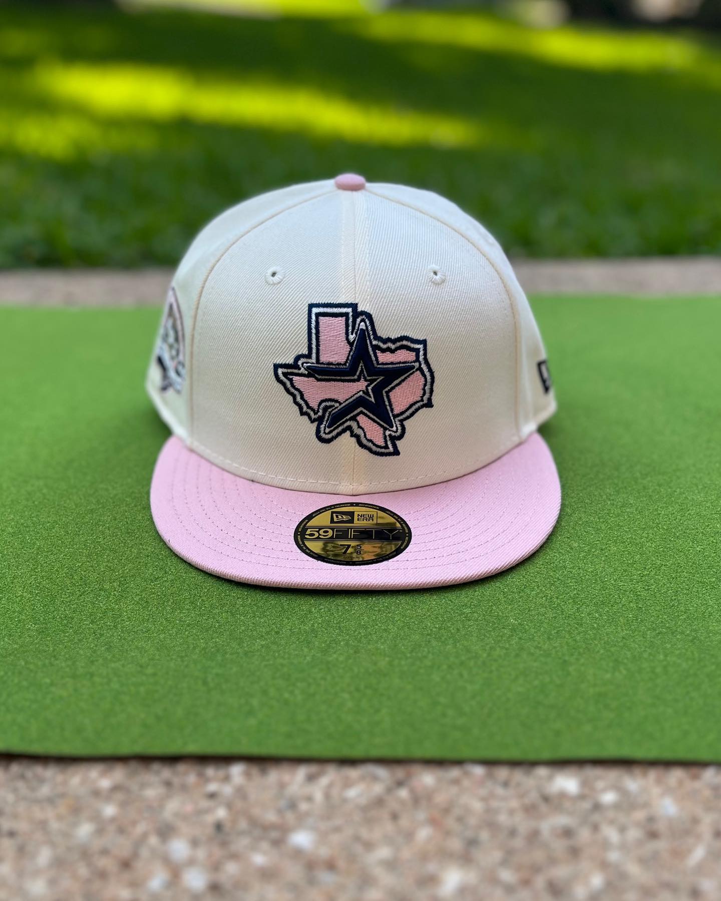 NEW ERA HOUSTON ASTROS NEW ERA MEN'S WHITE/PINK CHROME ROGUE 59FIFTY SLIMMING CAP-Thesouthcaps