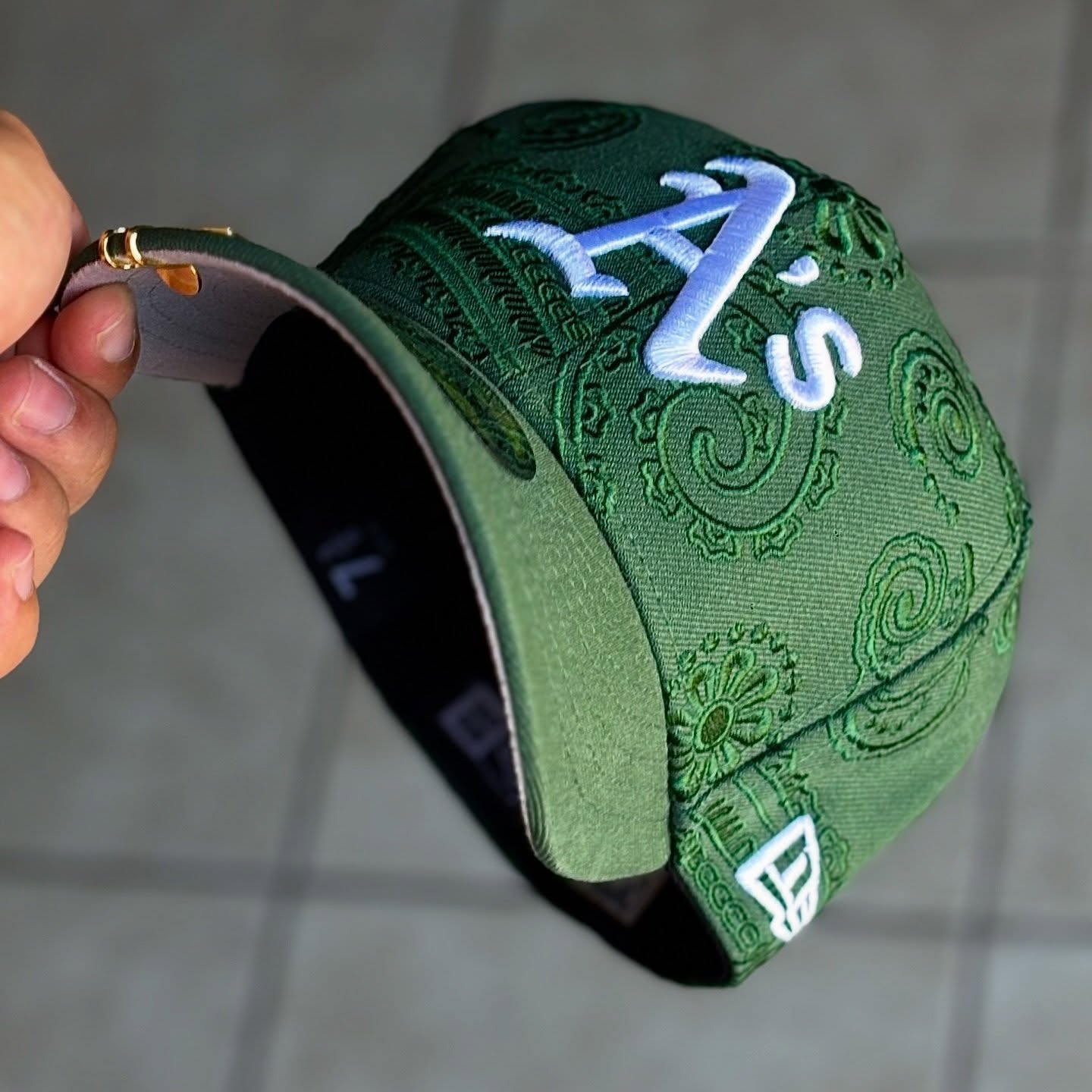 NEW ERA MLB OAKLAND ATHLETICS BORN X RAISED  EMBROIDERED CASUAL BASEBALL CAP