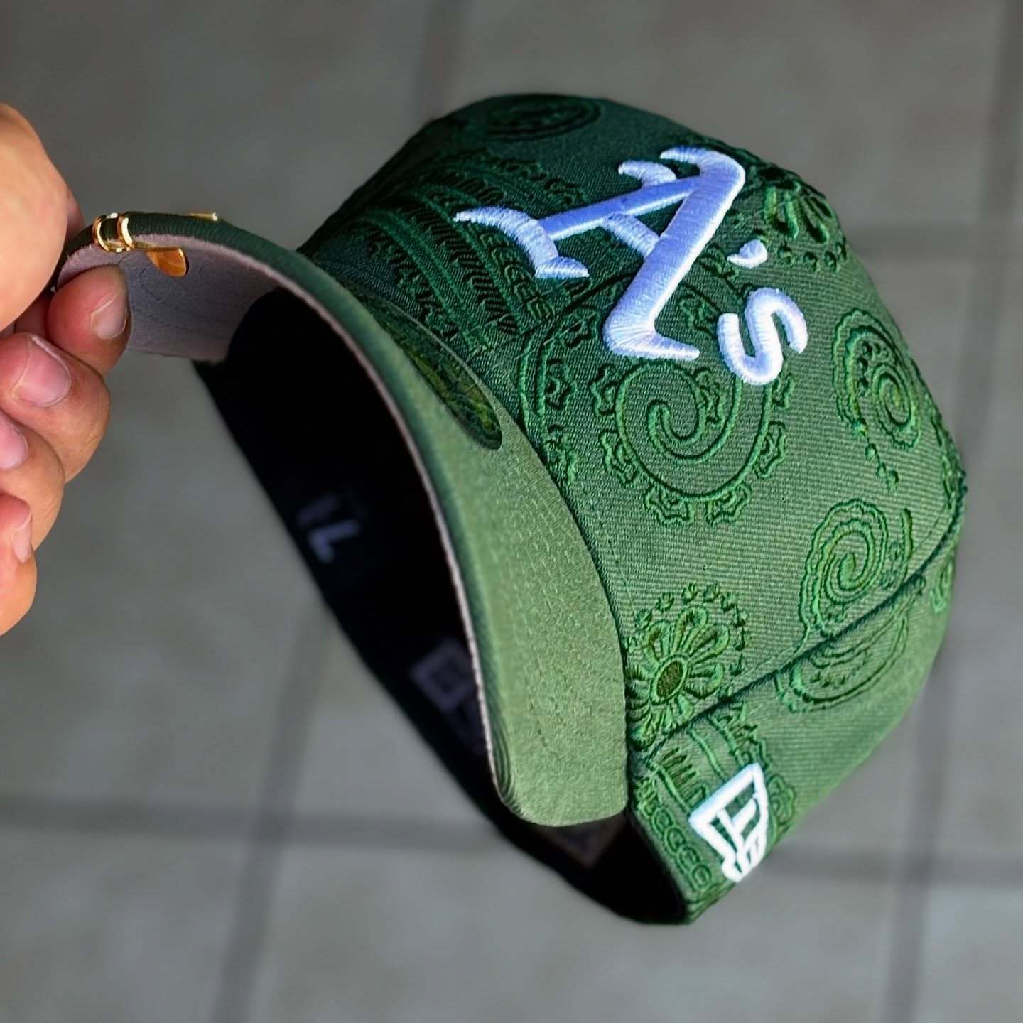 NEW ERA MLB OAKLAND ATHLETICS BORN X RAISED  EMBROIDERED CASUAL BASEBALL CAP