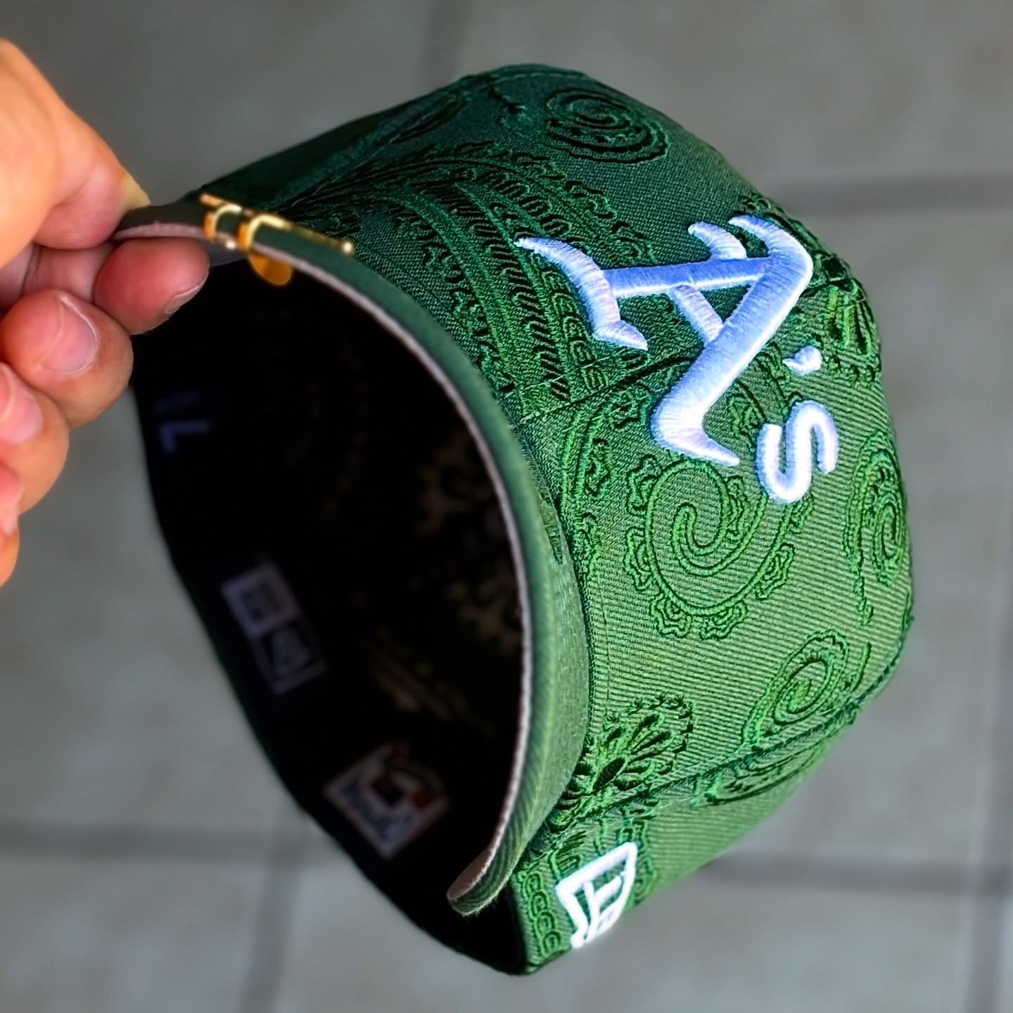 NEW ERA MLB OAKLAND ATHLETICS BORN X RAISED  EMBROIDERED CASUAL BASEBALL CAP