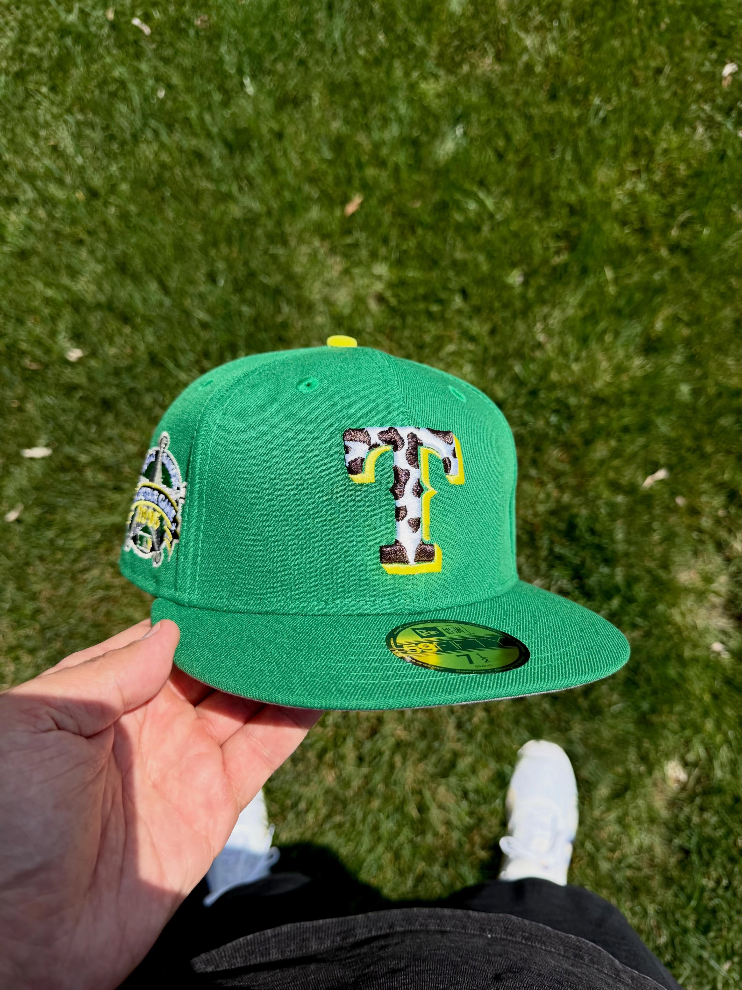 NEW ERA TEXAS RANGERS COW PRINT T LOGO 59FIFTY KELLY GREEN FITTED HAT