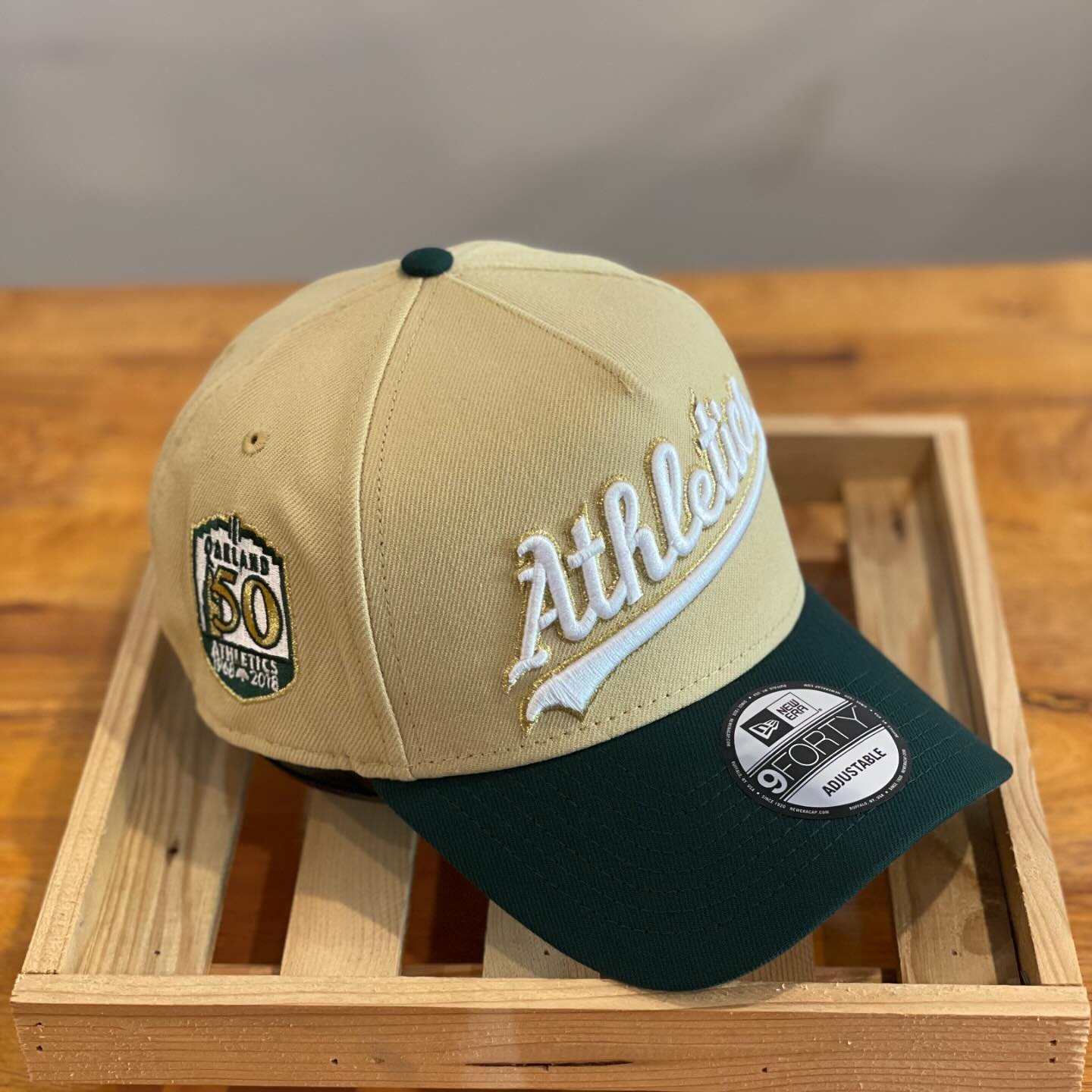NEW ERA OAKLAND ATHLETICS RICKEY HENDERSON FIELD VEGAS GOLD TWO TONE 9FORTY A FRAME SNAPBACK HAT-Thesouthcaps