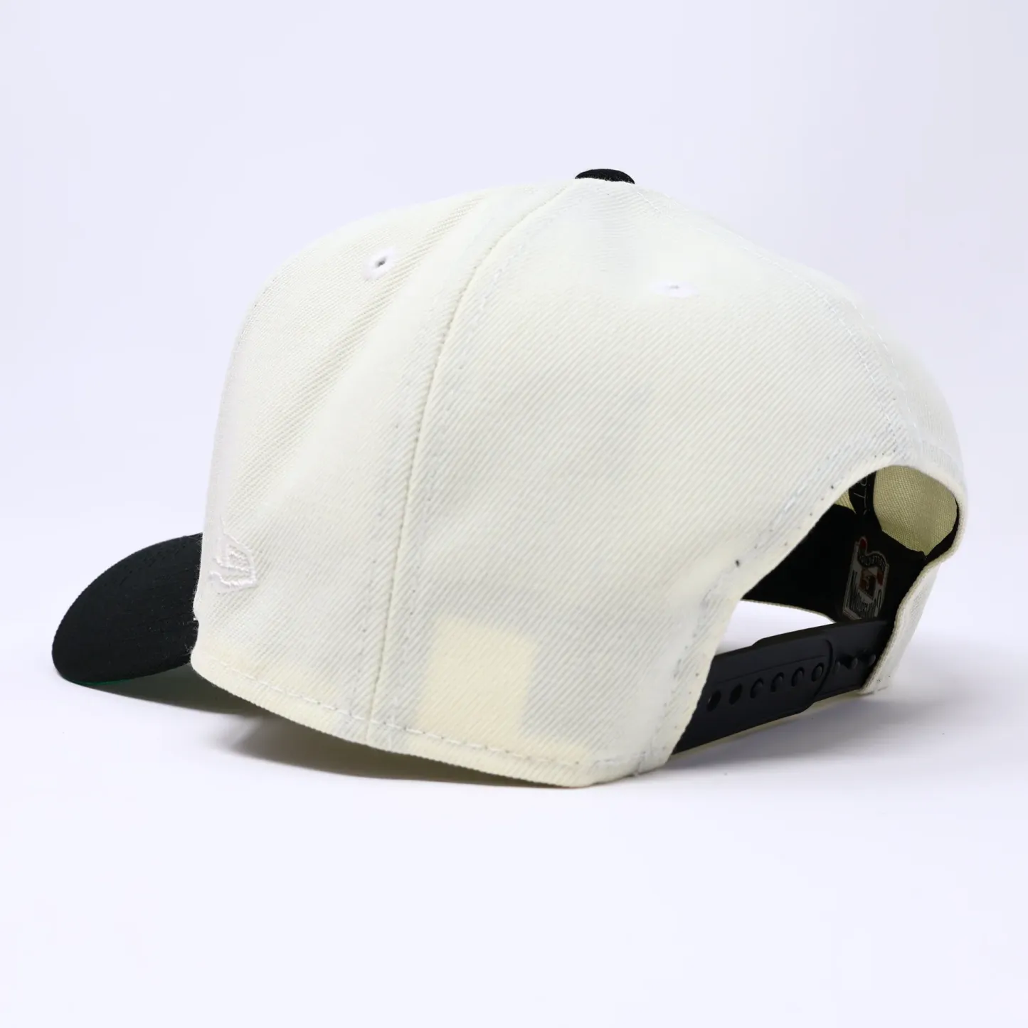 NEW ERA NEW YORK YANKEES SUBWAY SERIES 2000 CHROME TWO TONE EDITION 9FORTY A FRAME SNAPBACK CAP