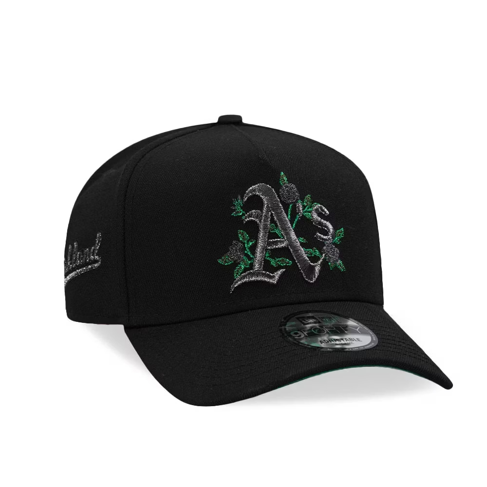NEW ERA OAKLAND ATHLETICS BLACK METALLICS 9FORTY A FRAME SNAPBACK CAP-Thesouthcaps