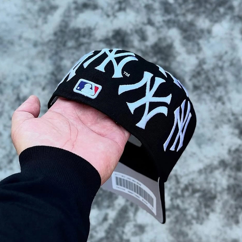 NEW ERA X SUPREME NEW YORK YANKEES EMBROIDERED CASUAL BASEBALL CAP