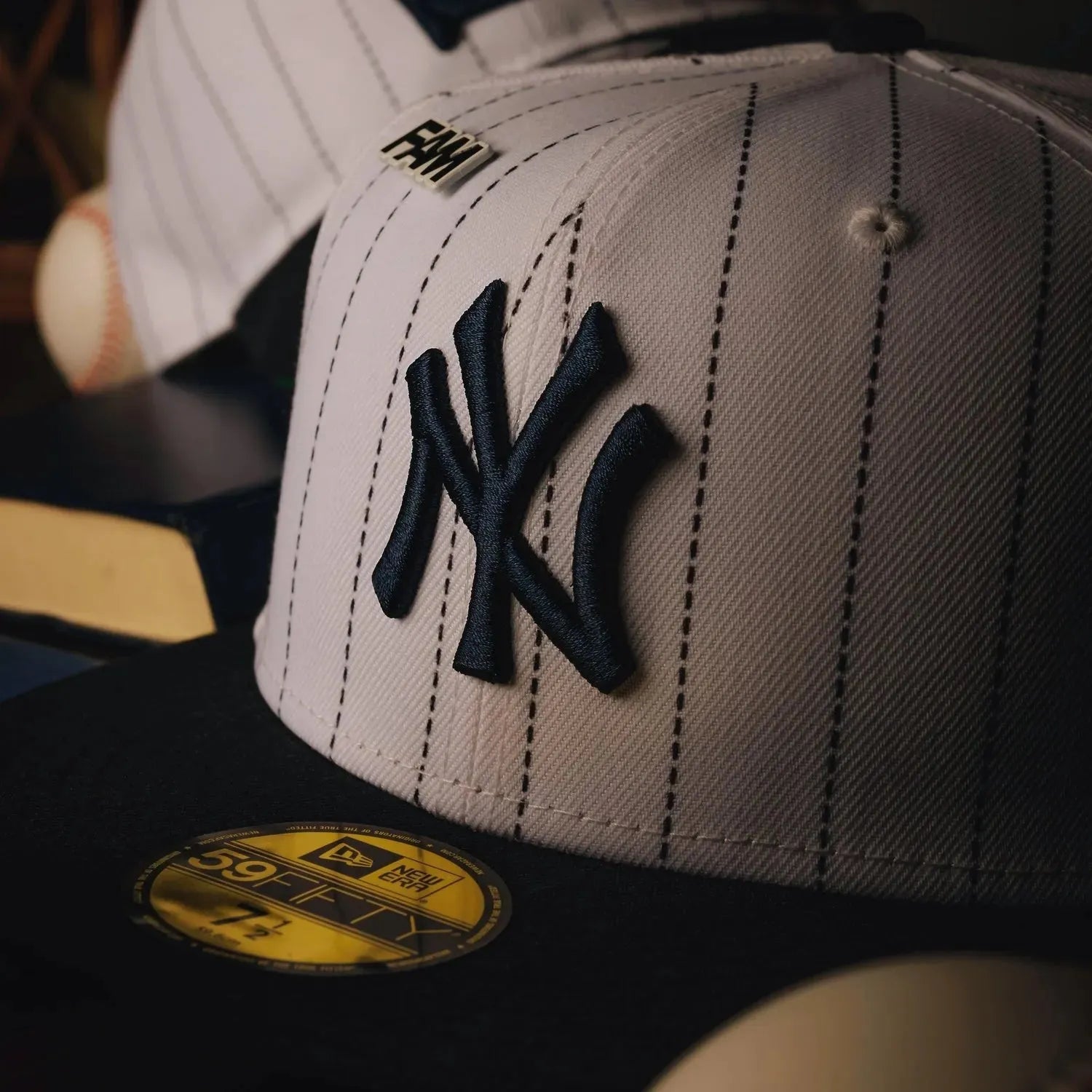 NEW ERA 59FIFTY MLB NEW YORK YANKEES TWENTY SEVEN TITLES TWO TONE / GREY UV FITTED CAP THE SOUTH CAP
