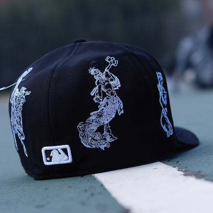 NEW ERA NEW YORK YANKEES MYTHICAL 59FIFTY EMBROIDERED CASUAL BASEBALL CAPS
