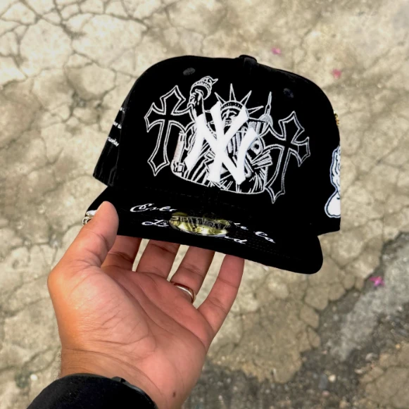 NEW ERA NEW YORK YANKEES LIBERTY GRAPHIC FITTED CAP – EMBROIDERED FLAT BRIM BASEBALL HAT-Thesouthcaps