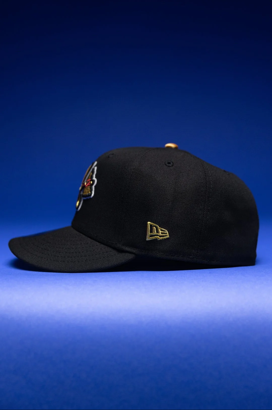 NEW ERA EXCLUSIVE 59FIFTY BLACK ATLANTA BRAVES W/ ANNIVERSARY SIDE PATCH THE SOUTH CAP