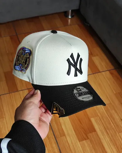 NEW ERA NEW YORK YANKEES SUBWAY SERIES 2000 CHROME TWO TONE EDITION 9FORTY A FRAME SNAPBACK CAP