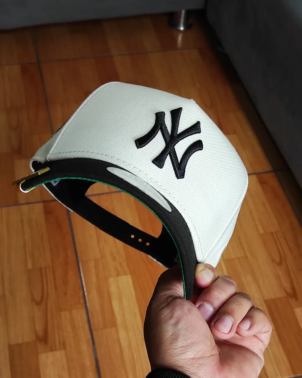 NEW ERA NEW YORK YANKEES SUBWAY SERIES 2000 CHROME TWO TONE EDITION 9FORTY A FRAME SNAPBACK CAP